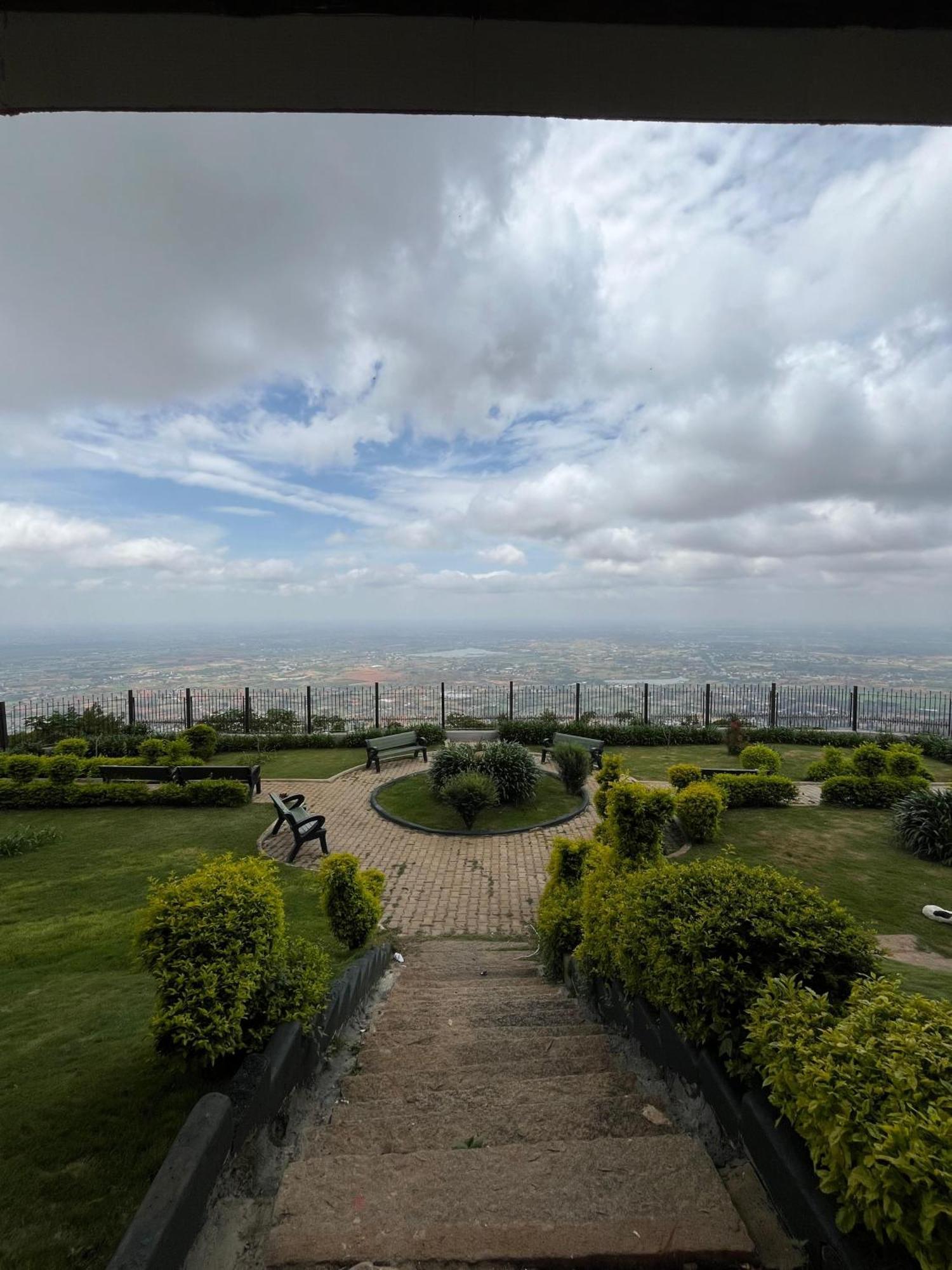 Kstdc Hotel Mayura Pine Top Nandi Hills Экстерьер фото